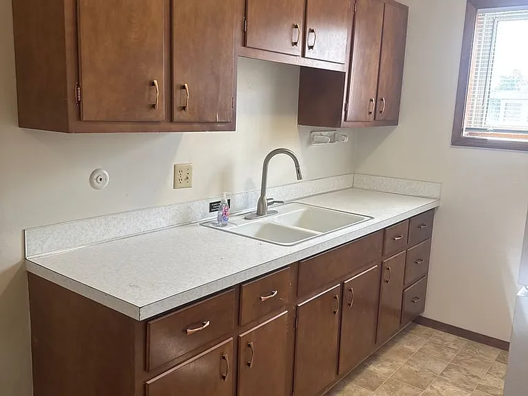 3010 Park Lane Dr — Photo 3