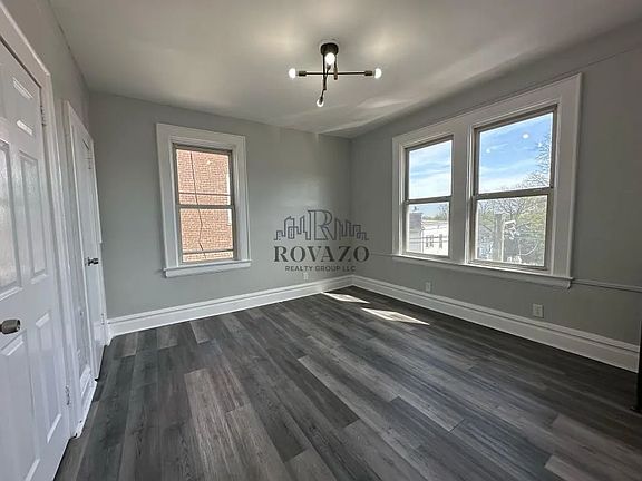 4th image of 1308-1309 Clinton Ave #B31