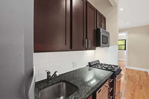 Rented by Cooper & Cooper Real Estate | media 16