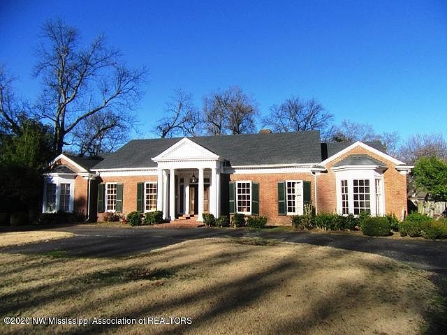 1st image of 111 Cypress Ave