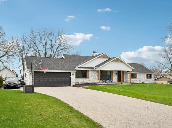 W305N5280 Gail LANE, Hartland, WI 53029