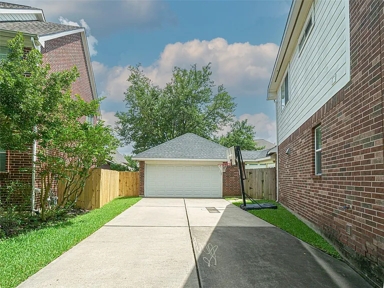 3606 Paluxy Cir — Photo 3