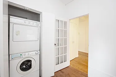 Rented by R New York