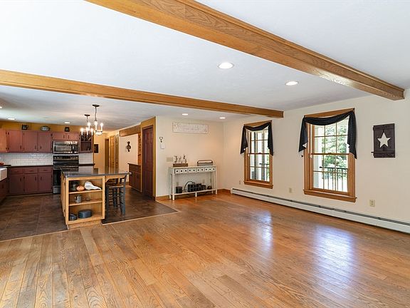 5th image of 501 Wine Rd