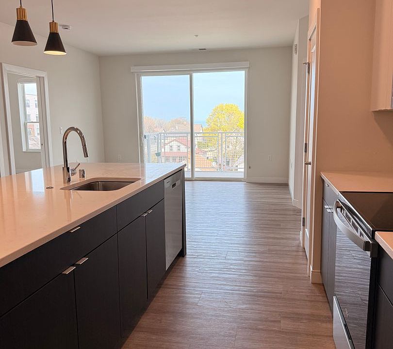 1st image of 5945 6th Ave #315