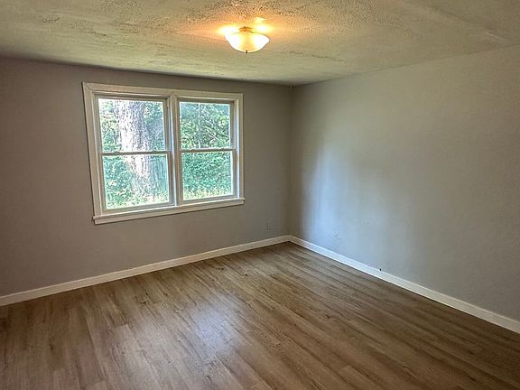 4th image of 20-30 Shelley Ct #22