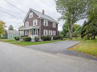 27 Commonwealth Ave, Barrington, RI 02806