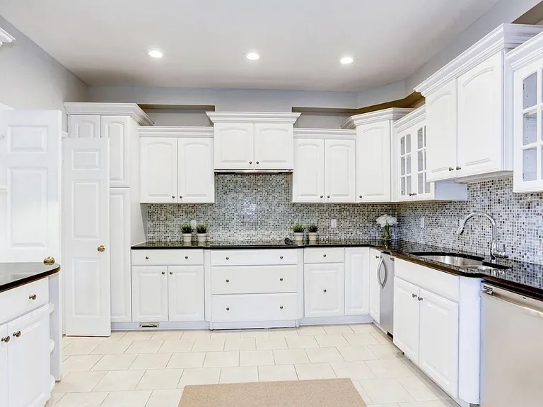 3628 Reservoir Rd NW — Photo 6