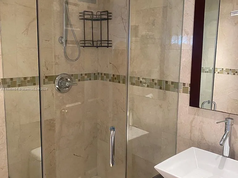 5401 Collins Ave #412 — Photo 39