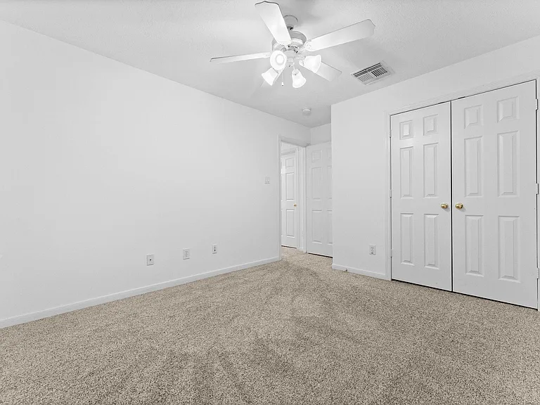 39 E Burberry Cir — Photo 34