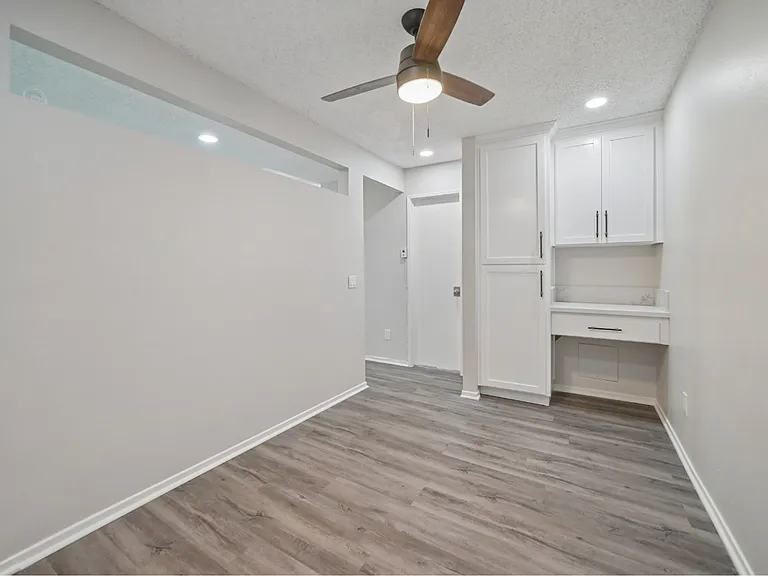 14420 Vista Real Apts — Photo 17