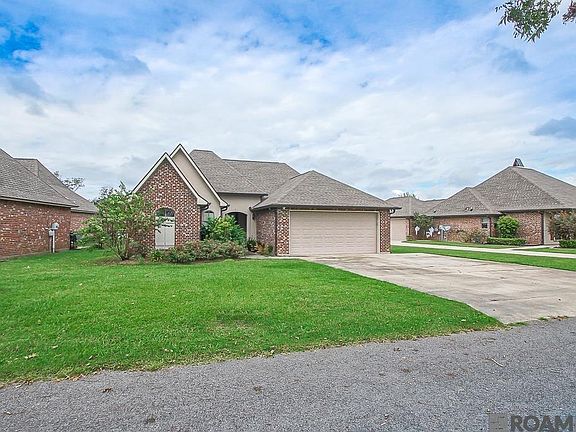 2nd image of 117 Lakeshore Dr