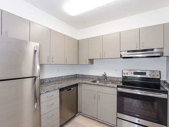 4th image of 1364 Geddes Ave APT 4