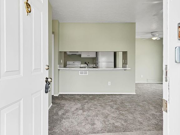 5th image of 3545 Broadleaf Ln
