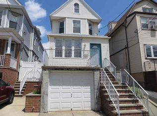 35 E 40th St, Bayonne, NJ 07002