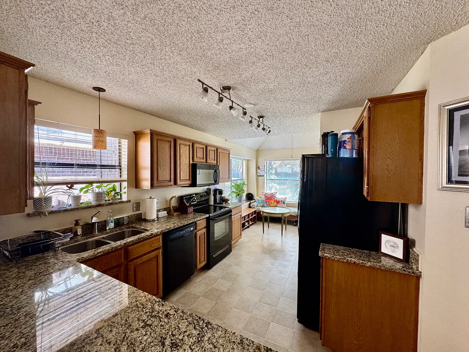 3 bed, 2.5 bath, 1445 sqft, $2,600 — Photo 4