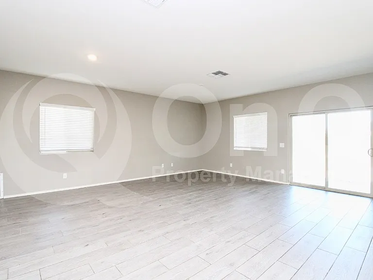 3208 N Pleasant View Ln — Photo 5