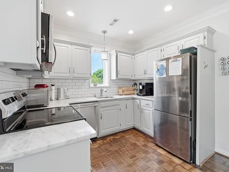 601 Wilkes St #301 — Photo 11