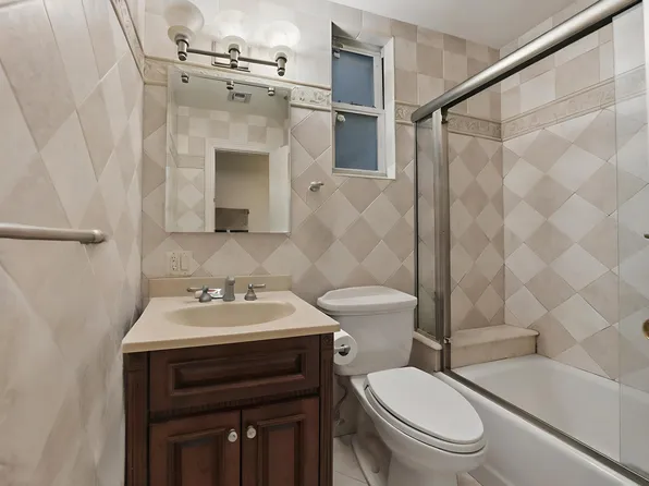 1596 East 17th Street image 7 of 11