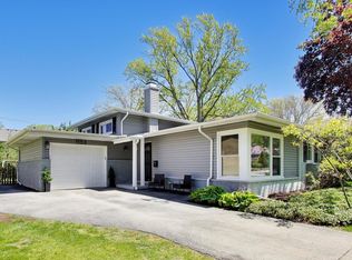 1153 Kenton Rd, Deerfield, IL 60015