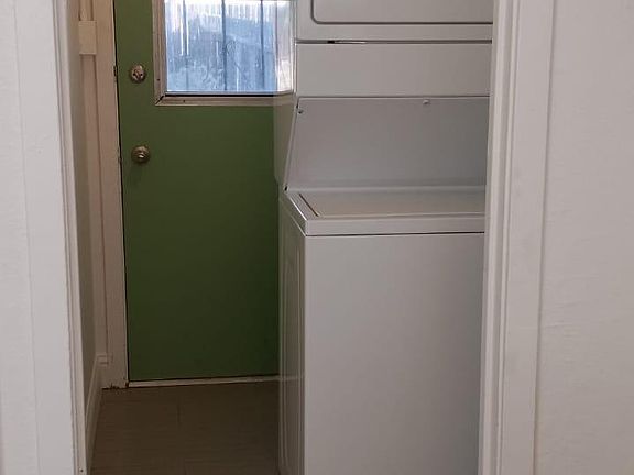 Laundry room with new washer/dryer