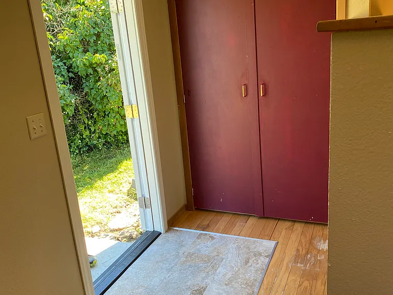 Mason St — Photo 1