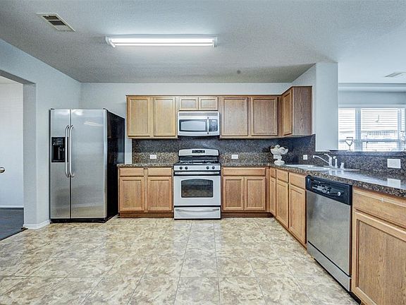 3rd image of 15403 Kaston Dr