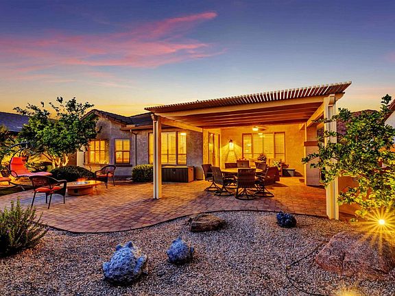 4th image of 997 W Desert Lily Dr