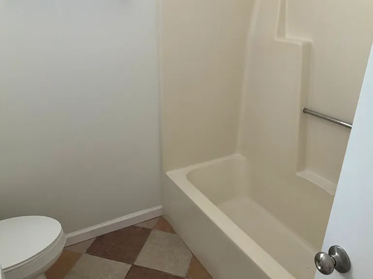 138 Witten Cir #A — Photo 8