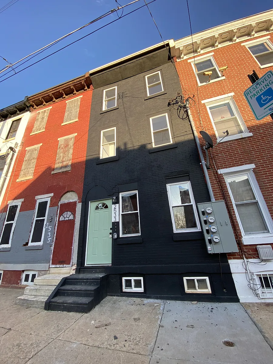 Building Photo - 2533 N 7th St #C