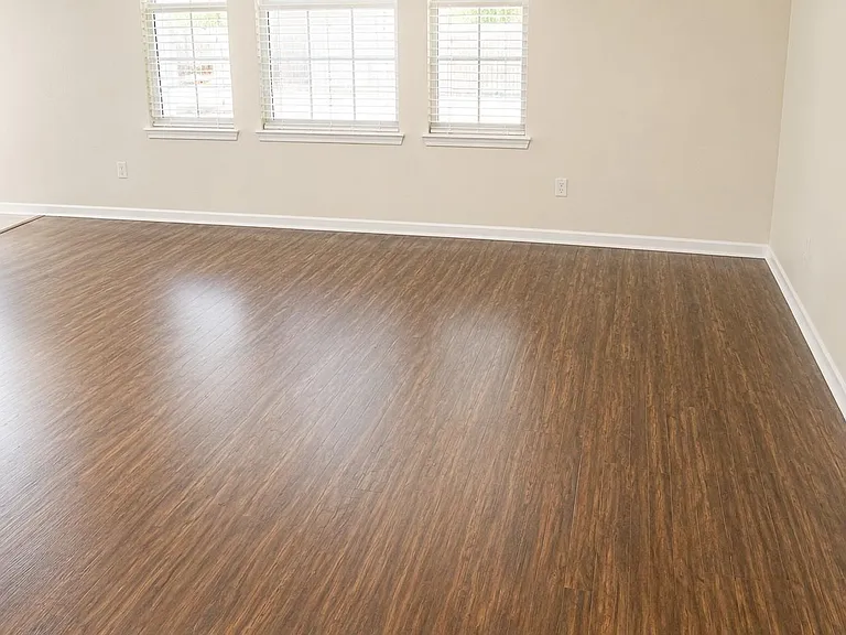 114 Sendero Dr — Photo 3