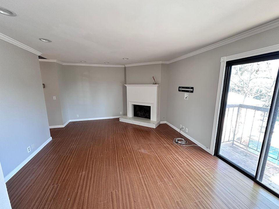 1st image of 848 Lincoln Blvd #M