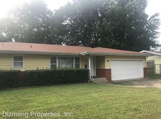 3321 S Pinehurst Ave, Springfield, MO 65807