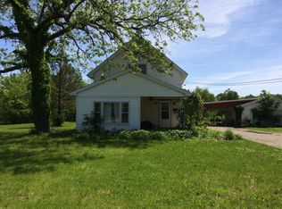 1213 S Broad St, Carlinville, IL 62626