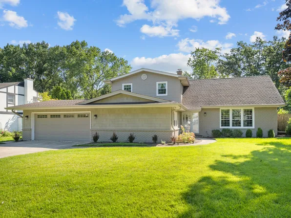 1319 Burr Oak Rd, Lake Forest, IL 60045