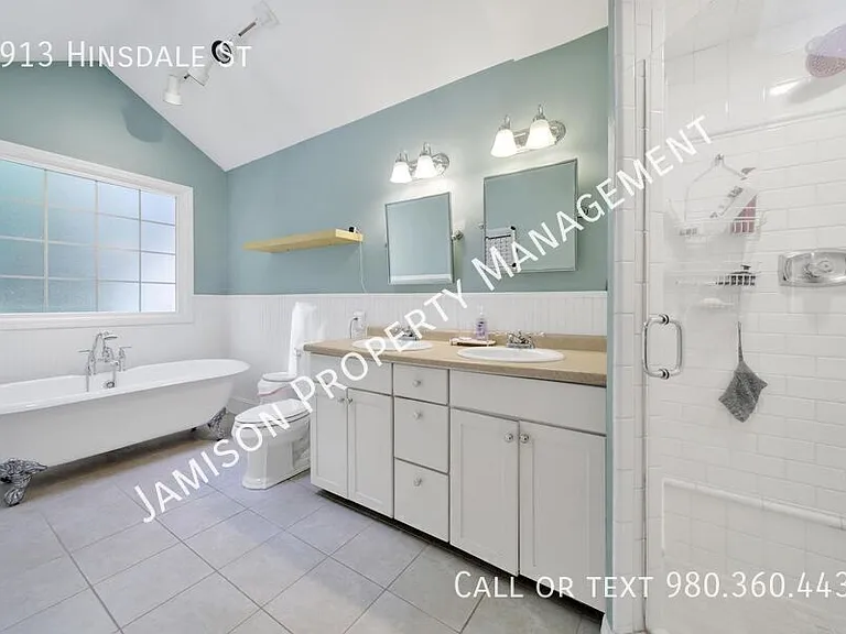 2913 Hinsdale St — Photo 20