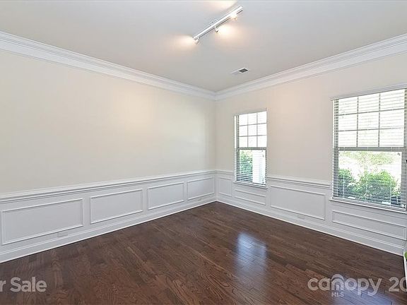4th image of 5047 Wesley Ct
