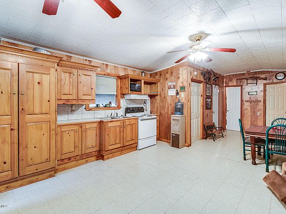 4th image of 1057 Whiskey Bay Hwy