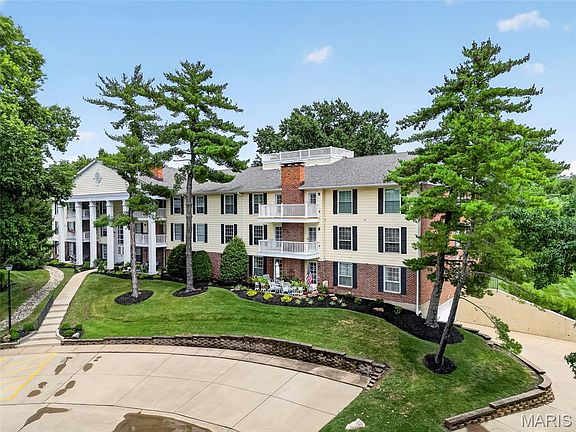 3rd image of 1530 Bedford Forge Ct APT 15