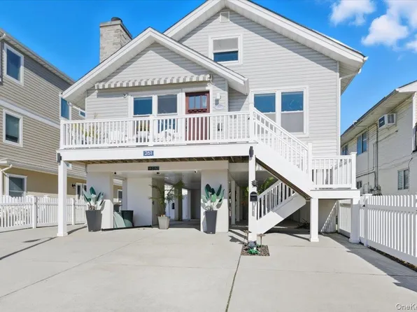 261 W Hudson Street, Long Beach, NY 11561