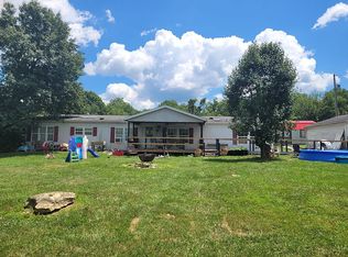 8640 S Sellers Ln, Pekin, IN 47165