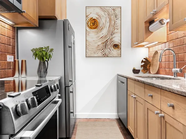 244 Madison Avenue image 7 of 12