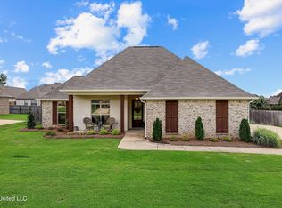 245 Falls Xing, Madison, MS 39110