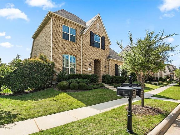 3rd image of 304 Montpelier Dr