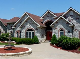 8855 Monticello Rd, Lenexa, KS 66220