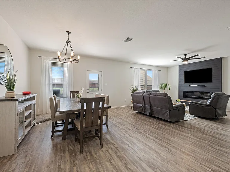 328 Thornless Cir — Photo 17