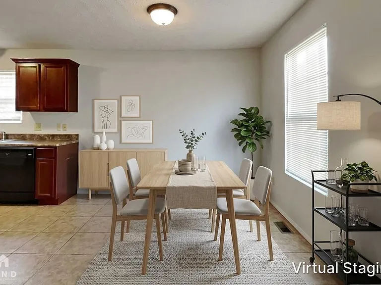1305 S Marseilles Ave — Photo 3