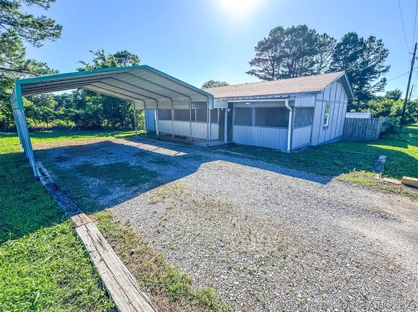 109 SE Freeman St, Canadian, OK 74425