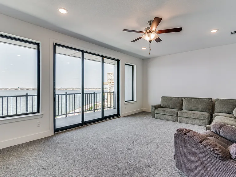 722 Resort Dr — Photo 15