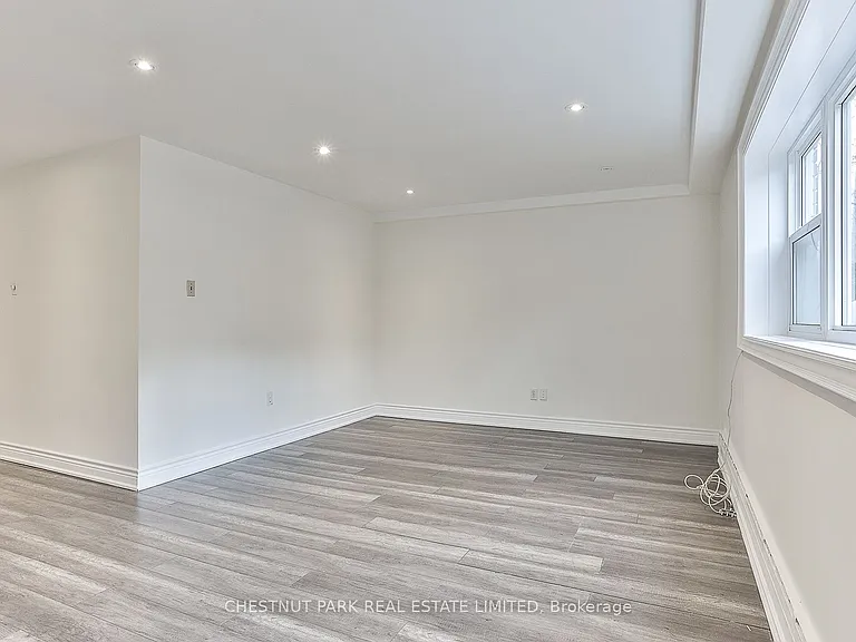 76 Walmsley Blvd #1 — Photo 12